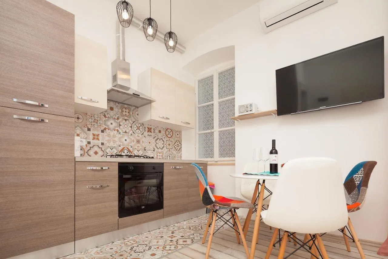Main Square Apartment Pula