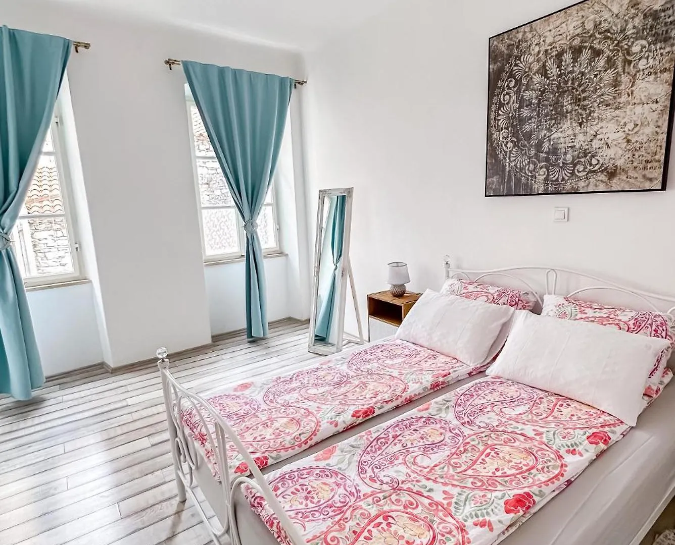 Main Square Apartment Pula 0*,
